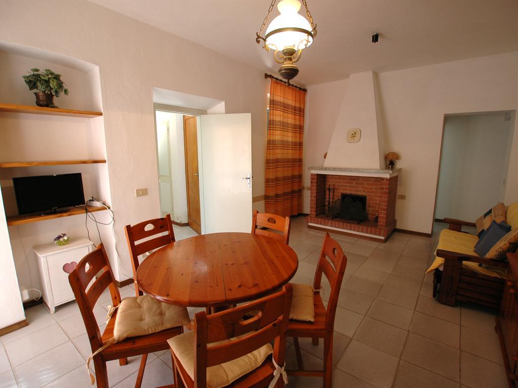 Casa Del Mandorlo Apartment Марина ди Кампо Стая снимка