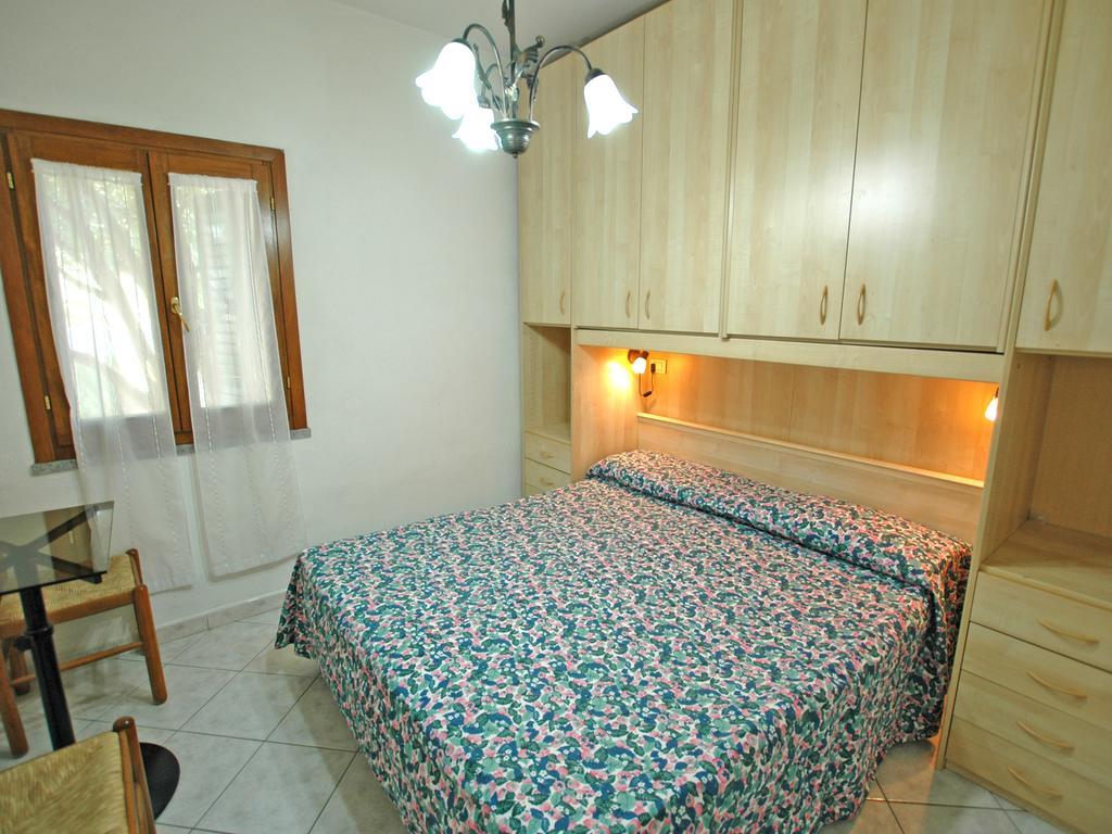 Casa Del Mandorlo Apartment Марина ди Кампо Стая снимка