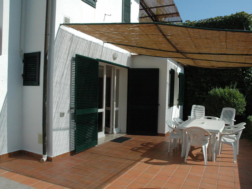 Casa Del Mandorlo Apartment Марина ди Кампо Екстериор снимка